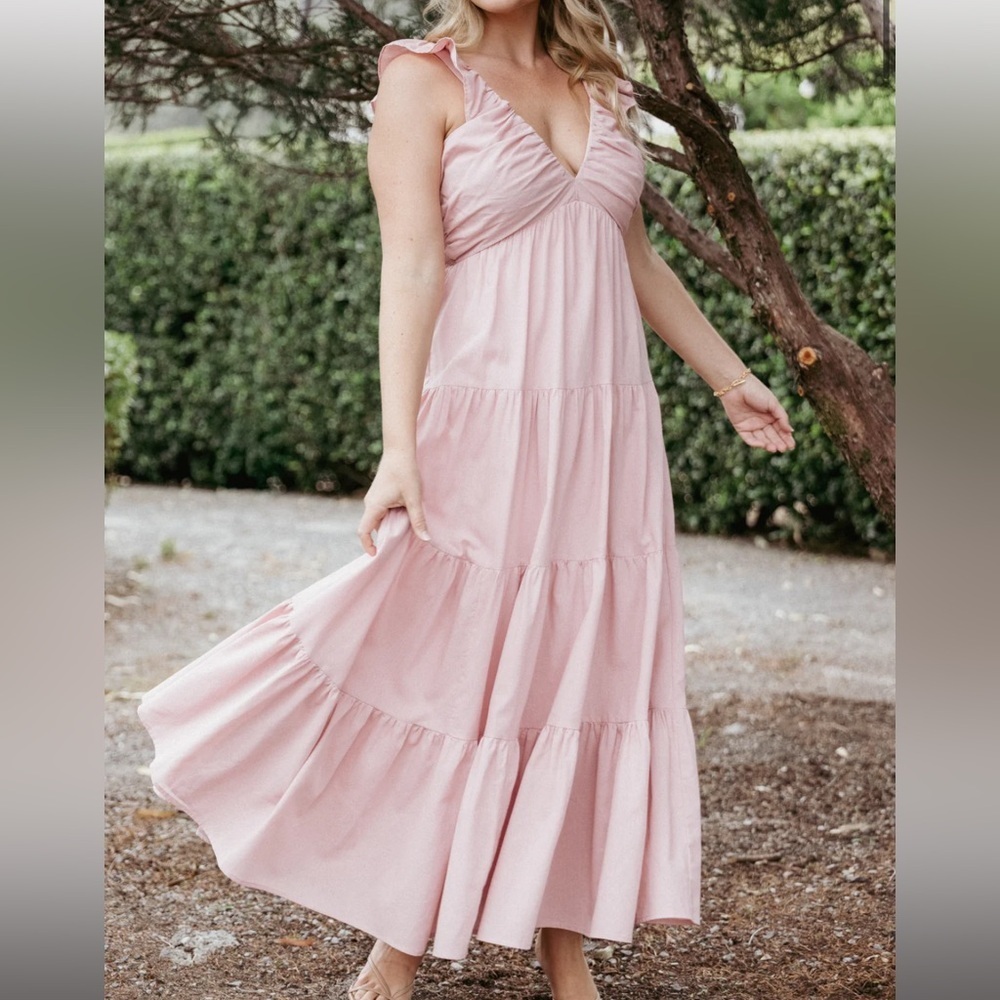 Petal & Pup Susie Maxi Dress Size M